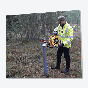 MasLog-20: pohjaveden havaintoputki metsässä.